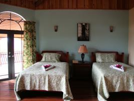 10 Bedroom Guesthouse - Montego Bay Cinnamon Hill Eksteriør billede